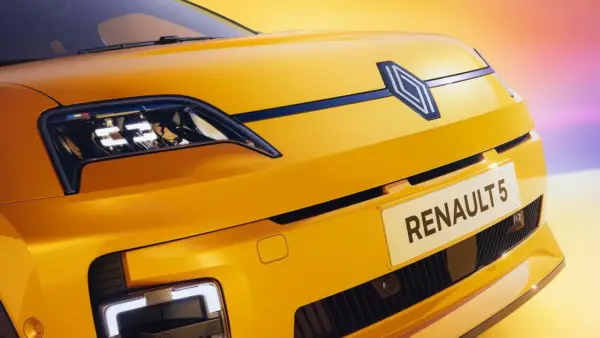 fronte muso modello renault 5 e-tech
